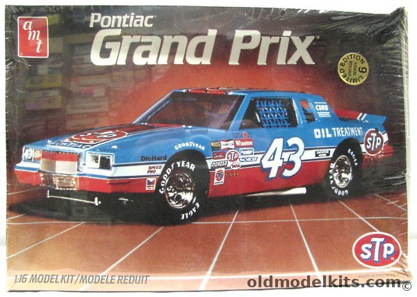 AMT 1/16 Richard Petty #43 STP Pontiac Grand Prix - 1/16 Scale, 8249 plastic model kit